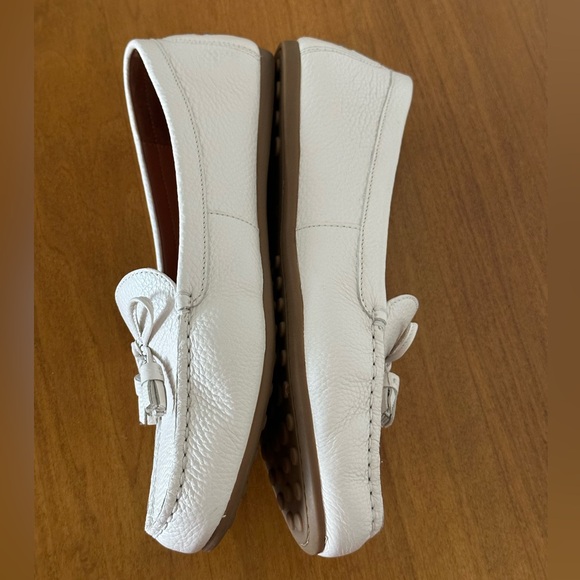 Coach Greenwich Leather Cream Loafers.-9 - Picture 7 of 10